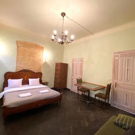 Appartement в центрі на вулиці валова 21 *