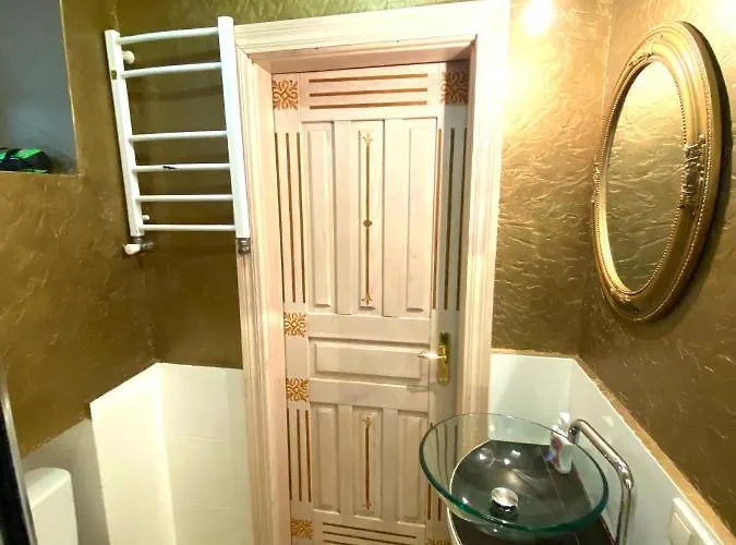 Appartement в центрі на вулиці валова 21 *