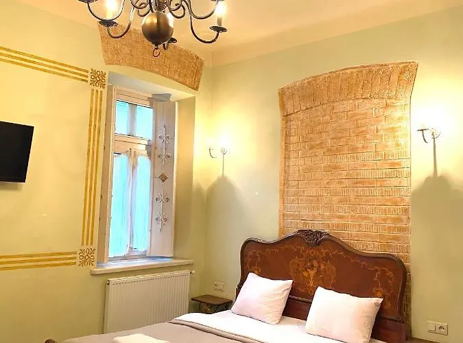 в центрі на вулиці валова 21 * Lemberg