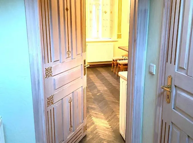 в центрі на вулиці валова 21 Lviv