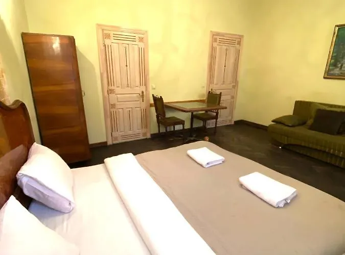 в центрі на вулиці валова 21 * Lemberg