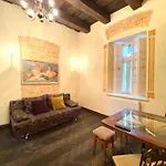 в центрі на вулиці валова 21 * Lviv