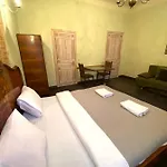 в центрі на вулиці валова 21 Lviv