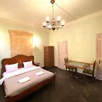 Apartment в центрі на вулиці валова 21 *