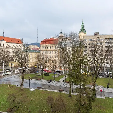 в центрі на вулиці валова 21 * Lviv